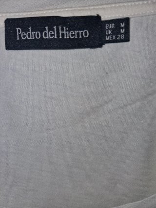 Camiseta Pedro del Hierro Talla M con detalles dor