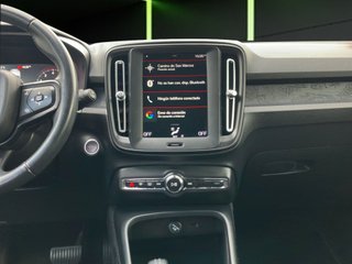 Volvo XC40 T4 Momentum Auto 140 kW (190 CV)