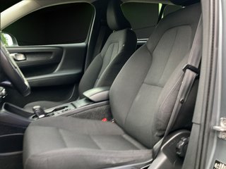 Volvo XC40 T4 Momentum Auto 140 kW (190 CV)