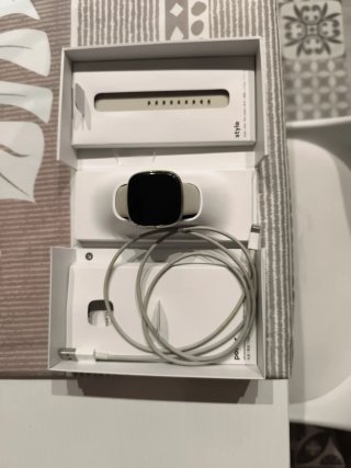 Fitbit Essence Beige/Dorado