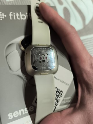 Fitbit Essence Beige/Dorado