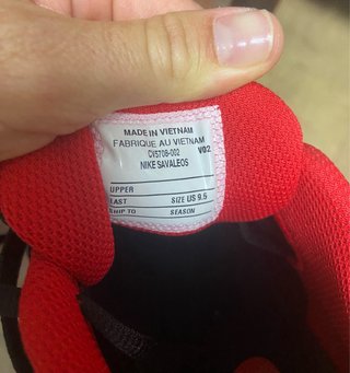Zapatillas Nike Negras y Rojas