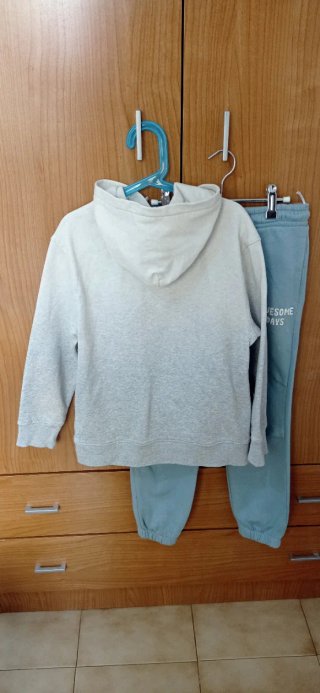 Chándal pantalón  8 años y sudadera 9 años