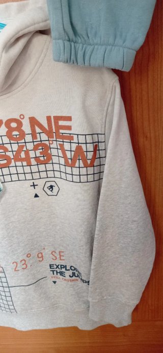 Chándal pantalón  8 años y sudadera 9 años