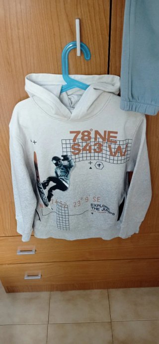 Chándal pantalón  8 años y sudadera 9 años