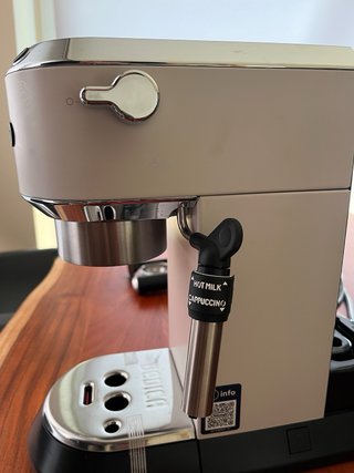 Cafetera Delonghi Dedica Blanca Nueva