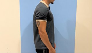 Camiseta deportiva Under Armour negra y marrón