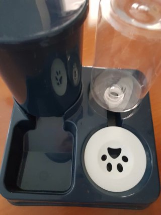 Distributore Acqua e Croccantini Gatti