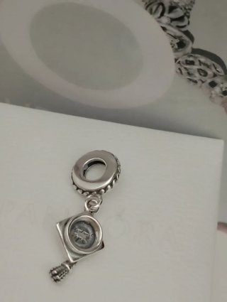 Charm Graduación Pandora Plata