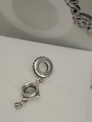 Charm Graduación Pandora Plata