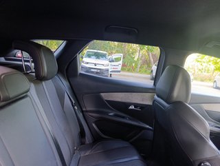 PEUGEOT 3008 Hybrid4 e-EAT8 GT