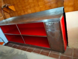 Contrabarra mostrador estantería roja