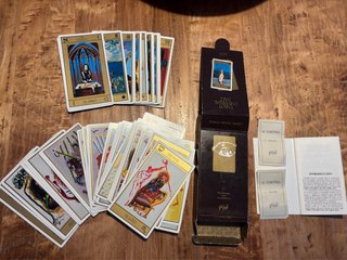 Tarot Universal Dalí 1ª Ed. Española 1984 Naipes