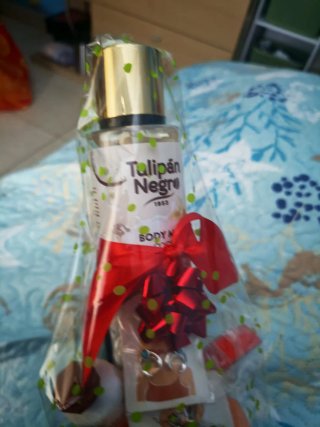 Lote Belleza Mujer:Perfume,Maquillaje nuevo tacon.