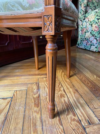 Silla Clásica de Madera