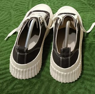 Zapatillas Zara Talla 42 Negras y Blancas