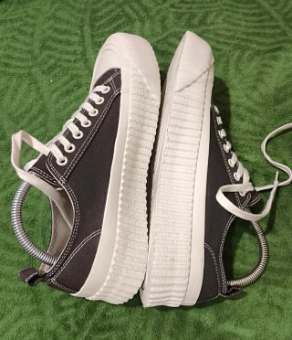 Zapatillas Zara Talla 42 Negras y Blancas