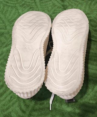 Zapatillas Zara Talla 42 Negras y Blancas
