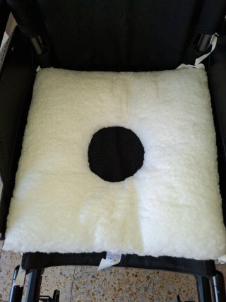 Vendo silla de ruedas con cojin antiescaras