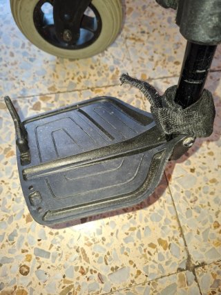 Vendo silla de ruedas con cojin antiescaras