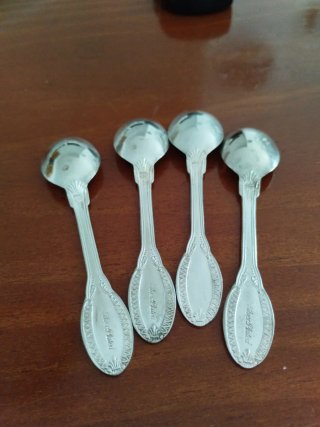 Juego de 4 cucharillas de metal plateado