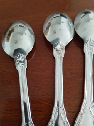 Juego de 4 cucharillas de metal plateado