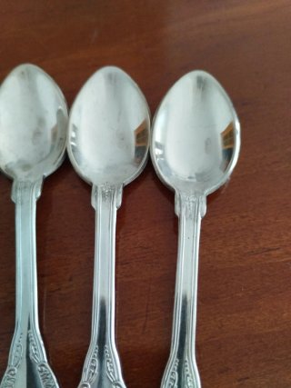 Juego de 4 cucharillas de metal plateado