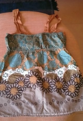 Camiseta tirantes floral verde y marrón