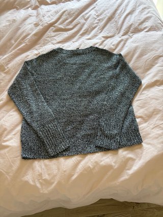 jersey gris y negro