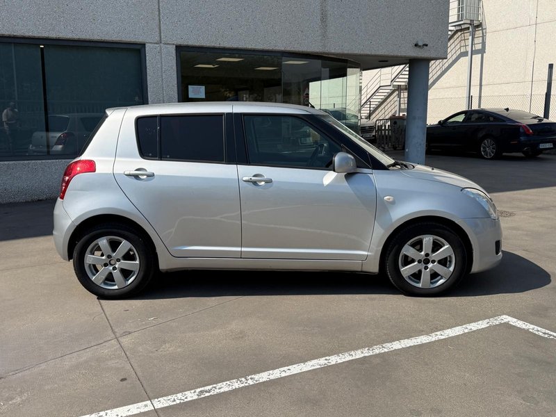 Suzuki Swift 1.3 DDis GL 3p 2010, foto 2