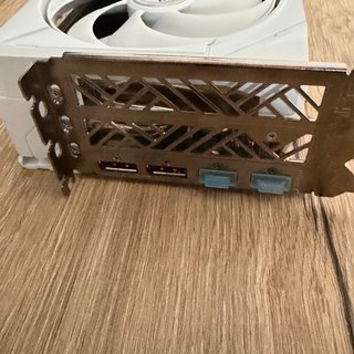 RX 9070 XT Tarjeta Gráfica Blanca