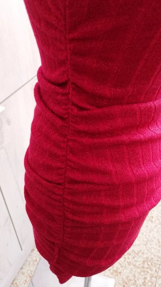 Vestito donna rosso con arricciature