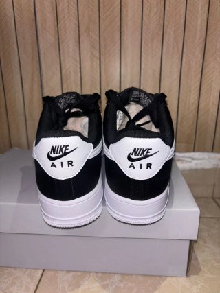Nike Air Force 1 Negras y Blancas