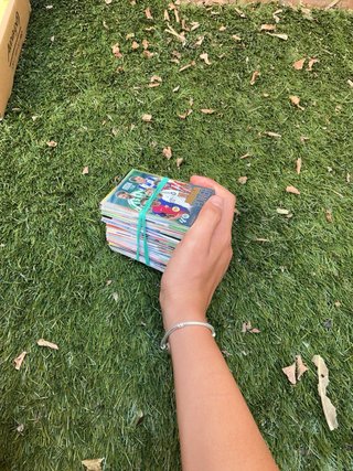 Caja Cromos Fútbol y Pokémon Variados