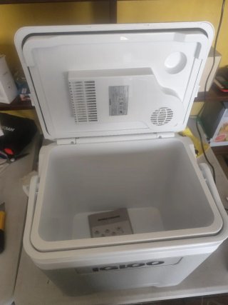 Nevera Eléctrica IGLOO 27L (12V/230V)
