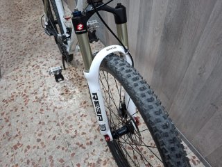 Bicicleta Rockrider 8.2 Blanca