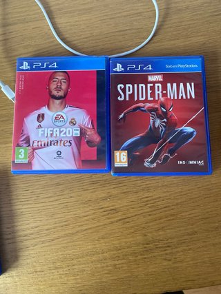 PS4 Slim Negra +4 Juegos + Mando