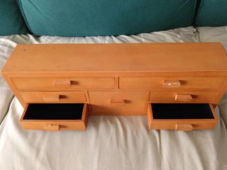 Joyero de madera con cajones
