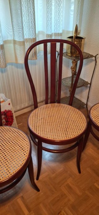 4 Sillas tipo Thonet n°14 madera ligera  y ratán