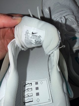Nike V2K Run Blancas y Turquesa