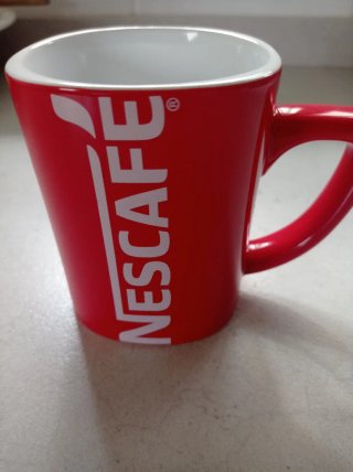 Taza Nescafé Roja NUEVA