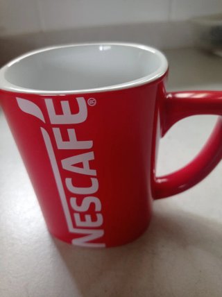 Taza Nescafé Roja NUEVA