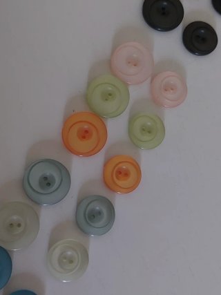 Lotto 200 bottoni colori misti