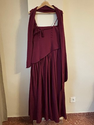 Vestido largo rojo con abertura