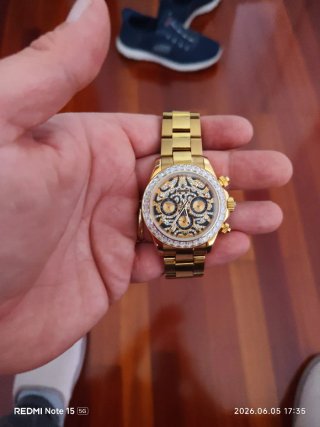 Reloj con movimiento automático