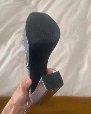 Sandalias Zara tacón ancho plataforma plateadas