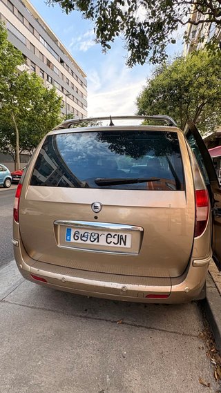 Lancia Phedra 2003 para reparar motor