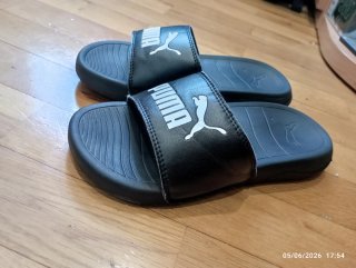 Chanclas Puma Negras y Blancas