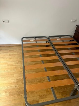 2 somieres metálicos y de madera