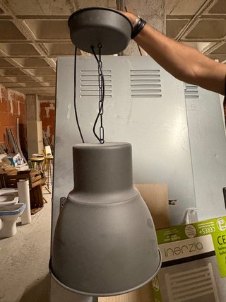 Lámpara de techo industrial gris